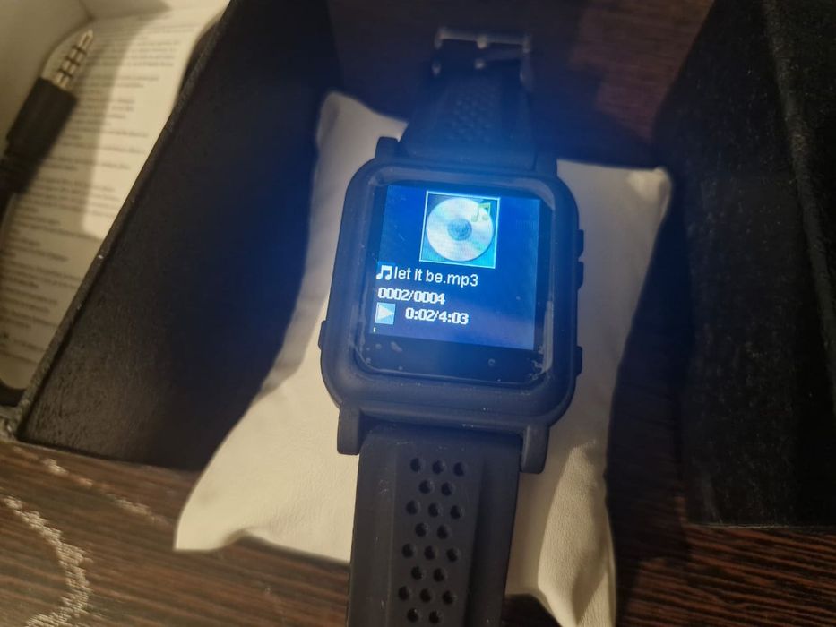 MP3-плеер + наручные часы