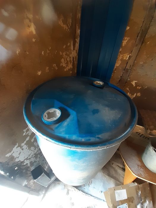 Продам бочку пластиковые