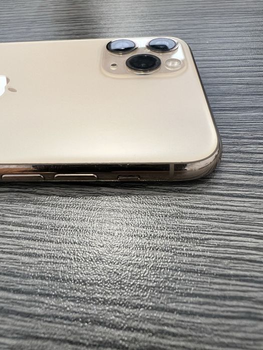 iPhone 11 pro заключен с icloud