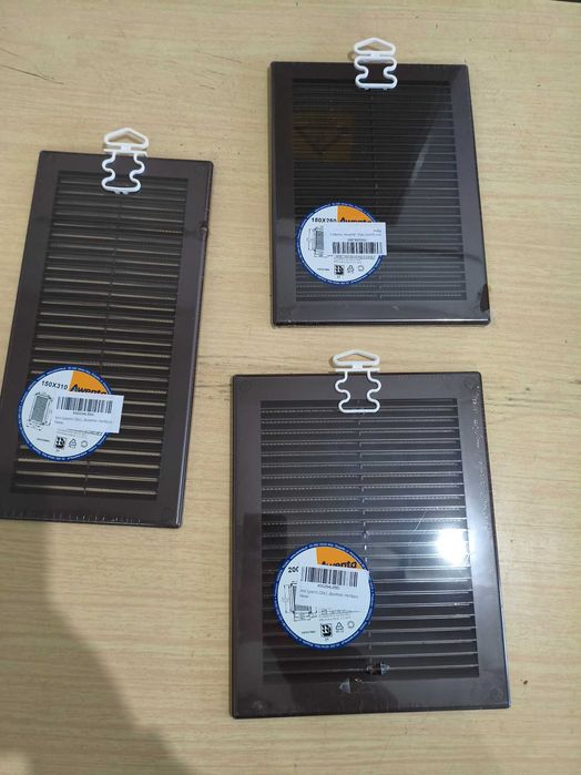 3 xCapac de ventilație maro