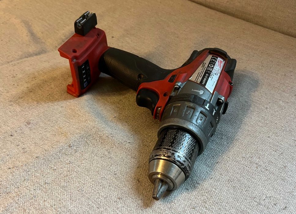 Masina de gaurit insurubat Milwaukee M18 ONEPD Fuel doar corp