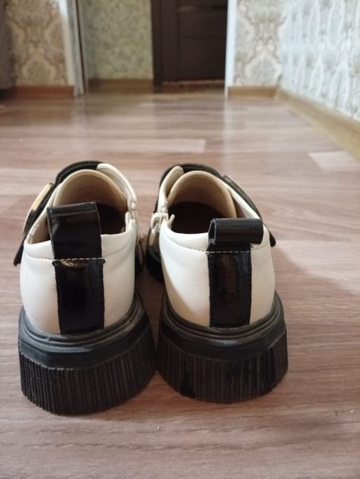 Продам осенние туфли