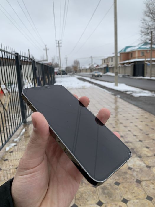 Продам Айфон 12 про