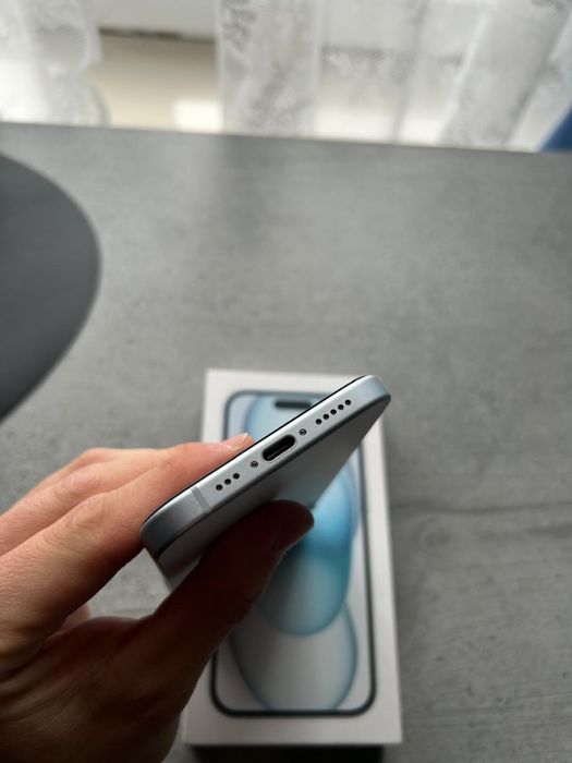 Vand iPhone 15 PERFECT ca NOU