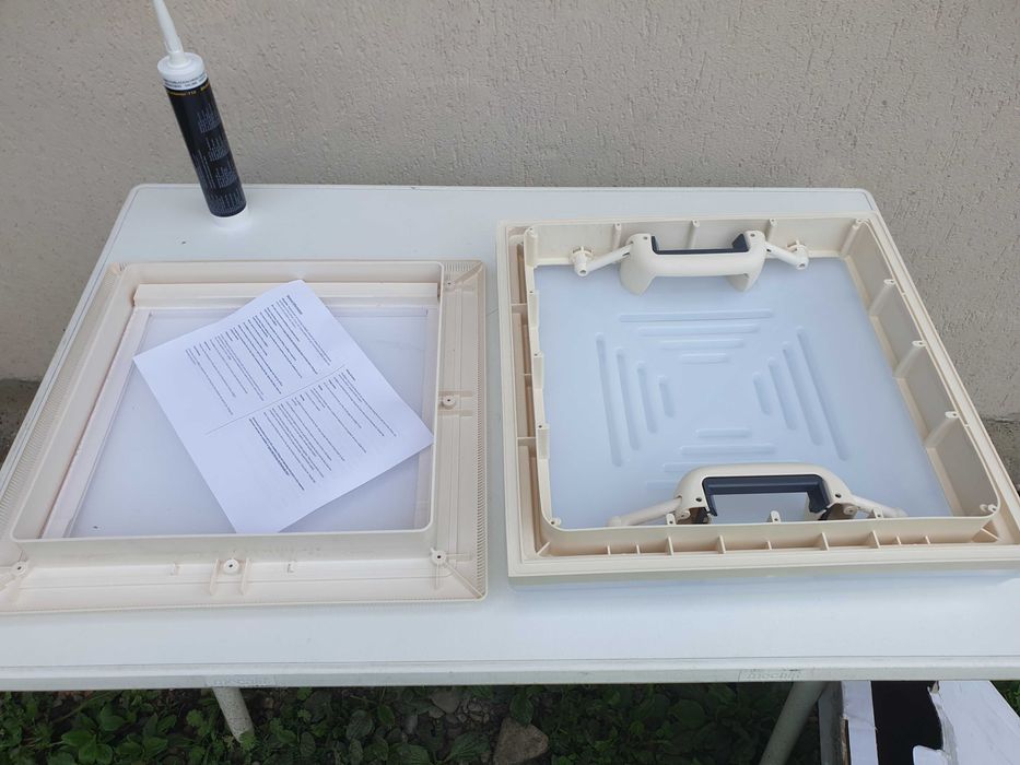 Trape (ferestre de tavan) pentru rulote, autorulote, etc