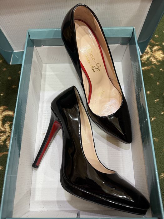 Туфли и босоножки бренда нурсач, полетто