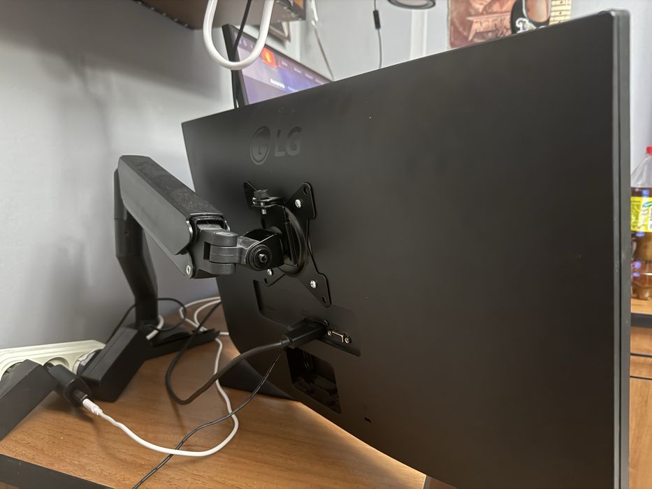 Монитор LG 1920x1080 75hz