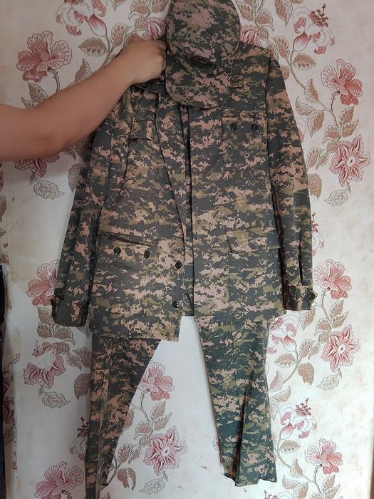 Продается костюм