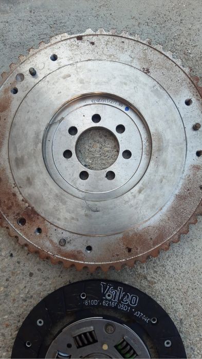 Kit ambreiaj VALEO: Placa presiune , disc ambreiaj si volanta