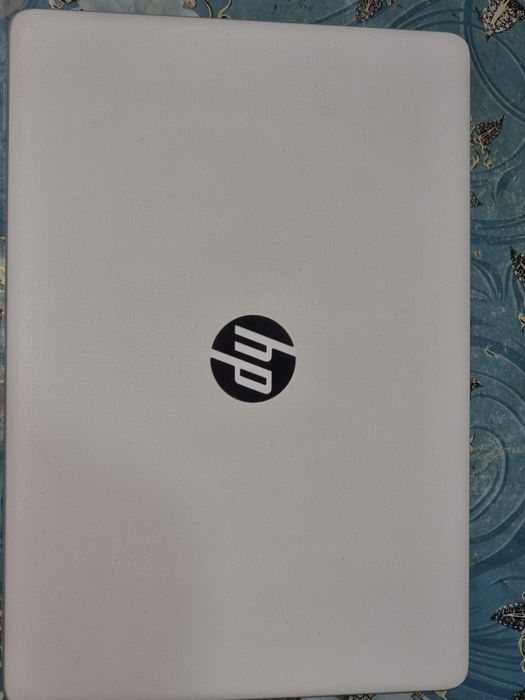 Laptop HP Rayzen 3 8g ddr4 ssd 256 gb