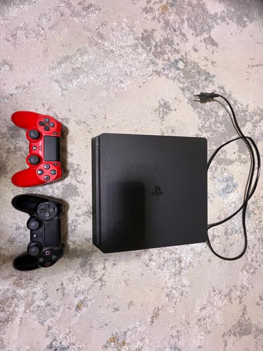 Продам playStation4+игровой руль Artplays c-900