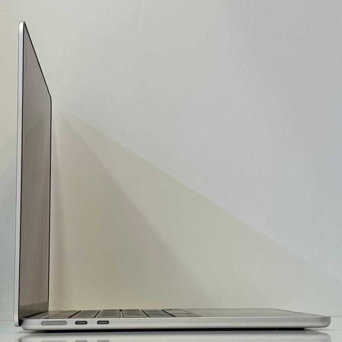 б/у Apple MacBook Air 13” M2 / 8Gb / 256 Gb Silver