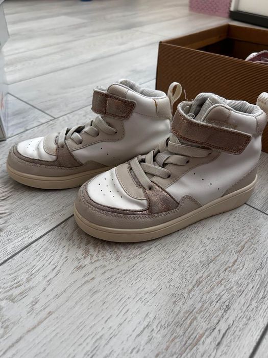 Обувки за момиче