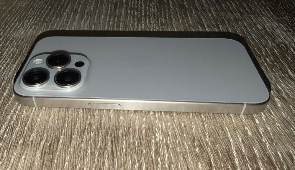 iPhone 15 Pro  1TB Natural Titanium