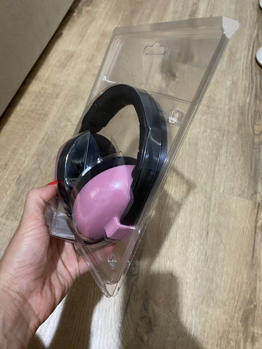 Casti antifonice roz NOI