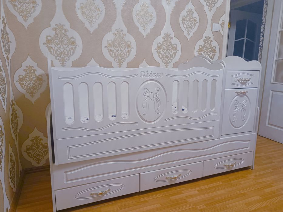 Detski Divan Sotiladi Sifatli Holatda