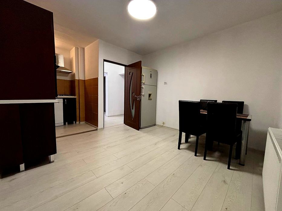Apartament 2 camere de inchiriat.