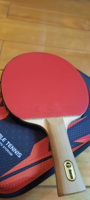 Paleta tenis de masa Kokutaku + Husa rigida