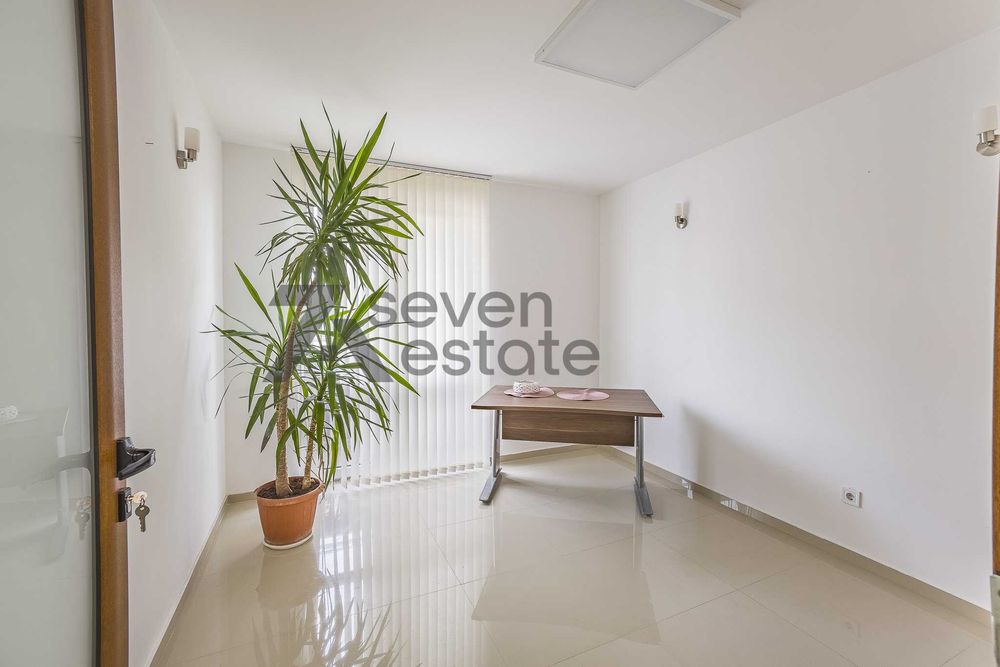 Продава се 3- стаен апартамент в ж. кв. Дървеница