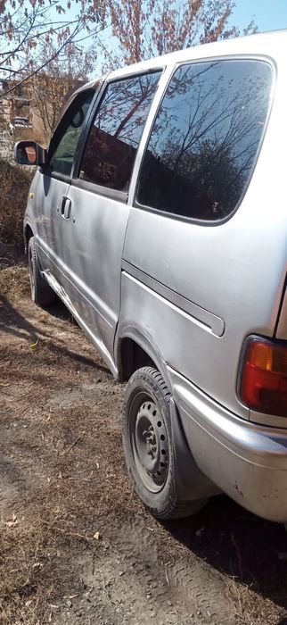 Продам Ниссан Серена 1997гв.