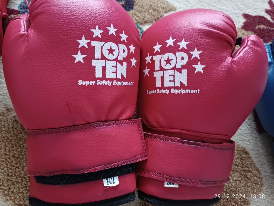 Продам спортивные перчатки детские