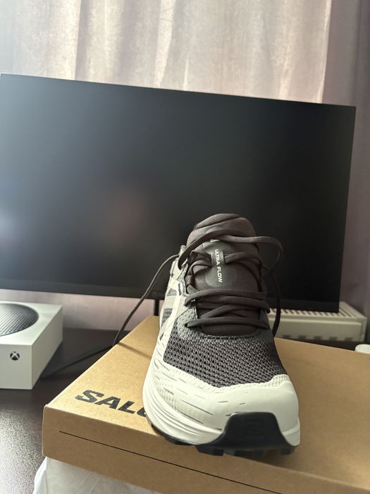 Salomon Ultra Flow white/black