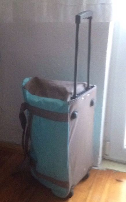 Куфари ; Сакове ; пътни чанти ; раници -Цена-25лв