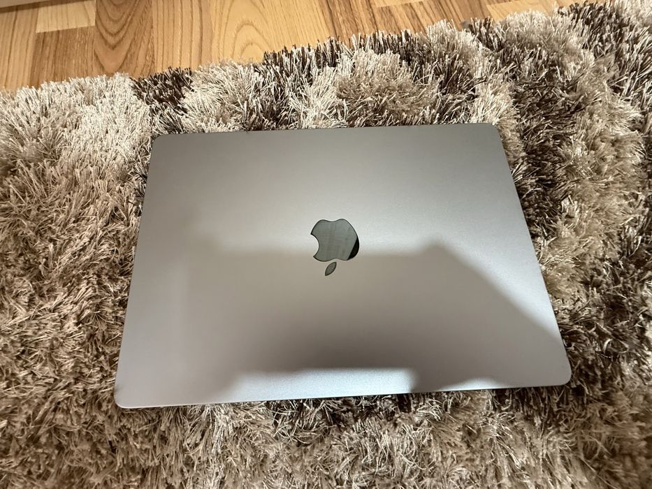 vand macbook air M2 ca nou