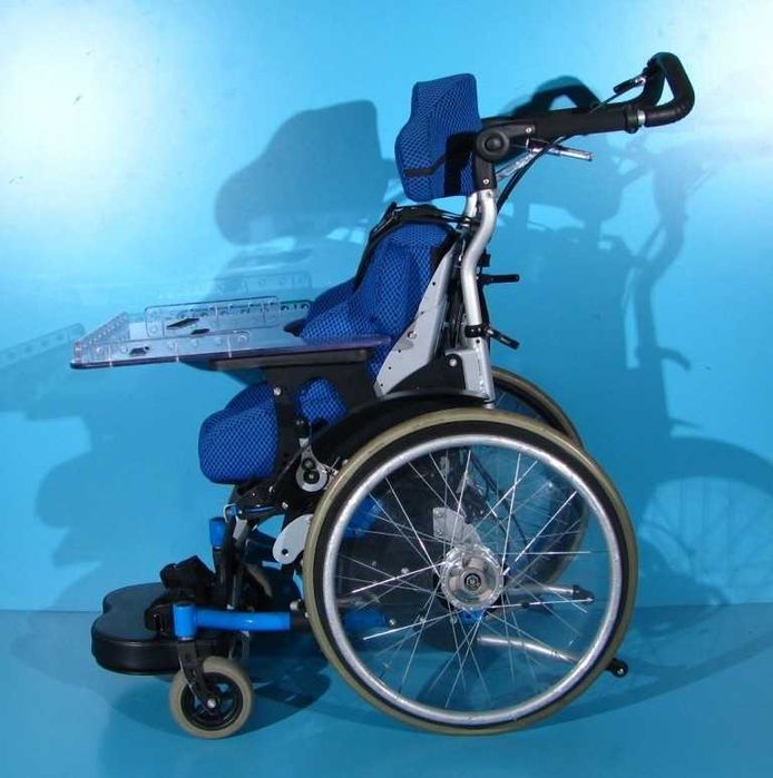 Scaun cu rotile pentru copii Hoggi - latime sezut 26 cm