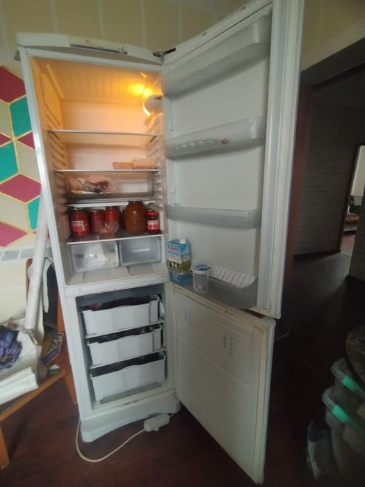 Холодильник Indesit