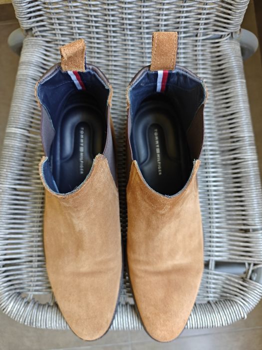 Tommy Hilfiger, 44, chelsea boots