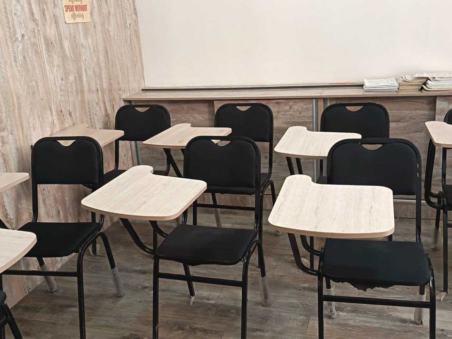 Продаются офисные стулья- ПЮПИТР,  б/у в отличном состоянии: