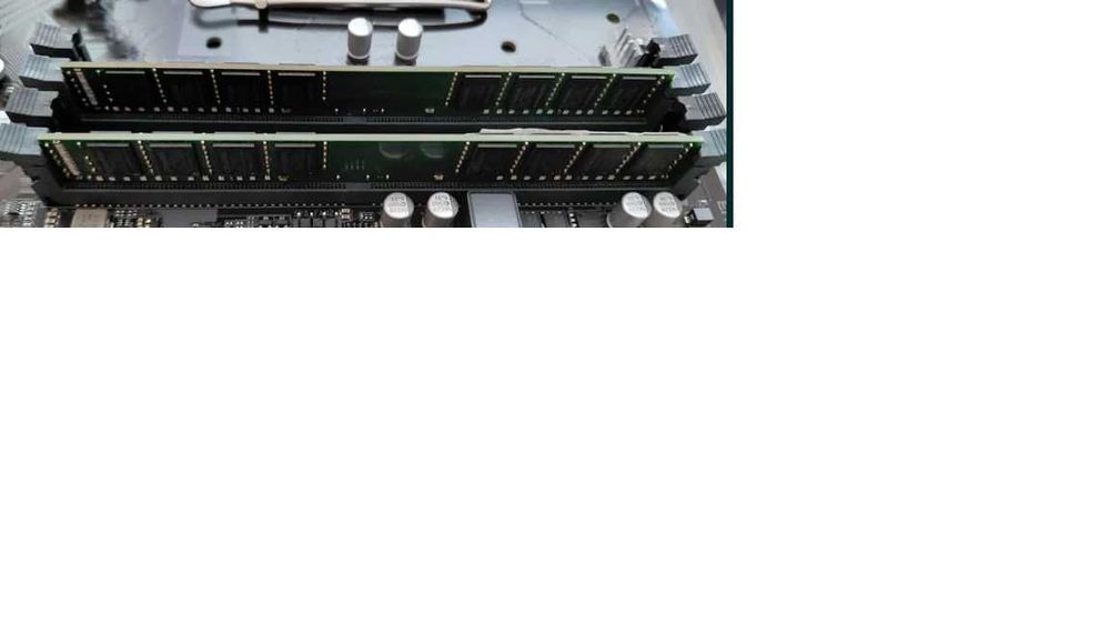 продам память новая 2 модуля