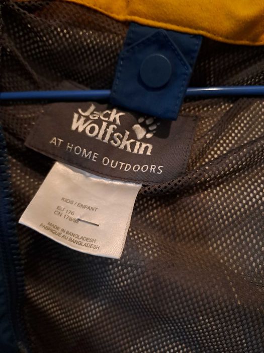 Geacă Jack Wolfskin impermeabilă subțire