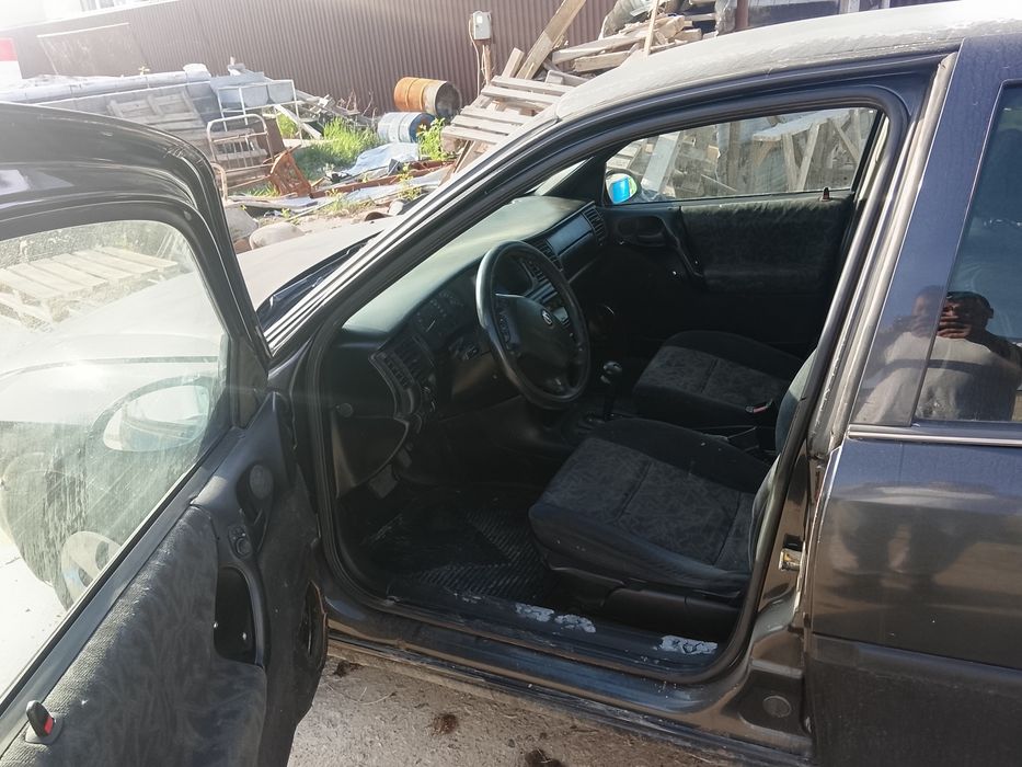 Авто Opel Vektra 1,6