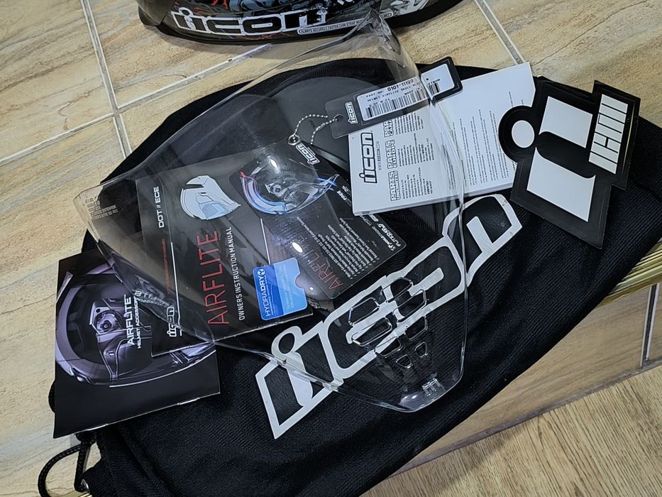 Каска Icon Skull 18 Airflite M