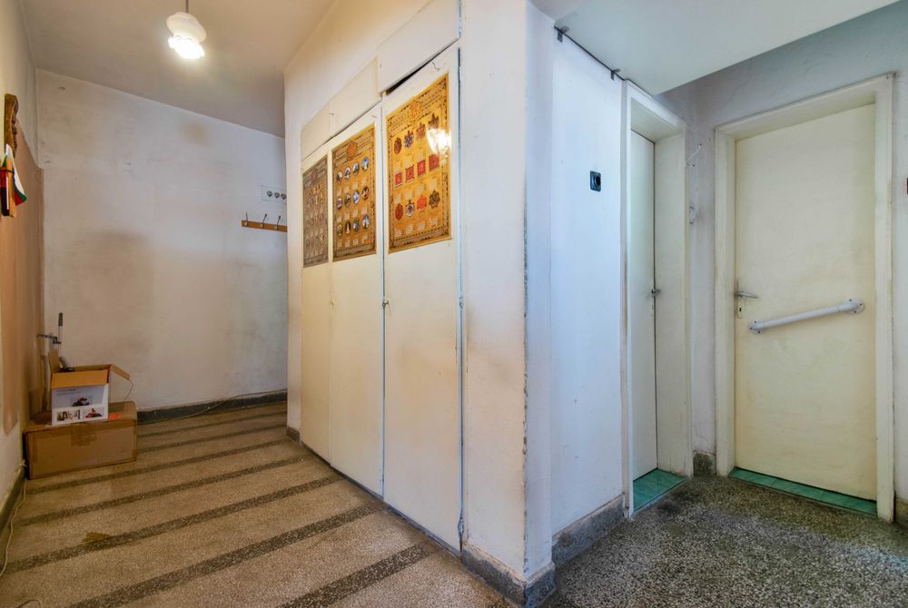 Продава се Двустаен апартамент в София, Оборище - 65 кв.м за 4077 €/кв.м - Снимка #8