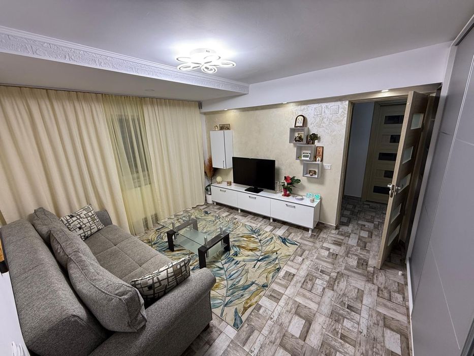 Apartament cu 3 camere - renovat si utilat!