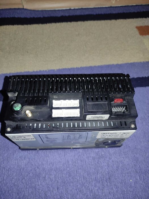 Продам универсальную магнитолу E5