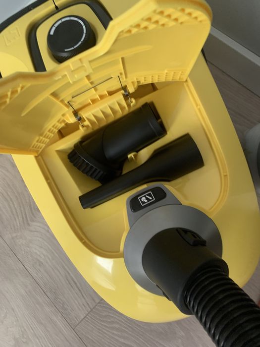 Прахосмукачкат Керхер нова.