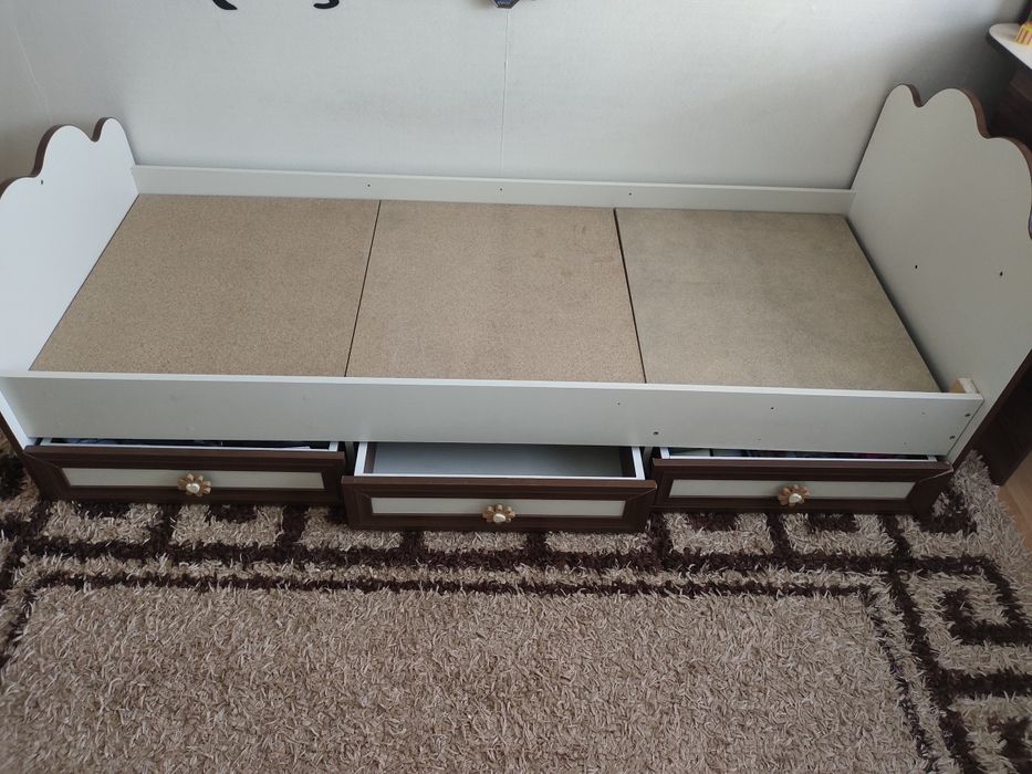 Кровать в детскую комнату