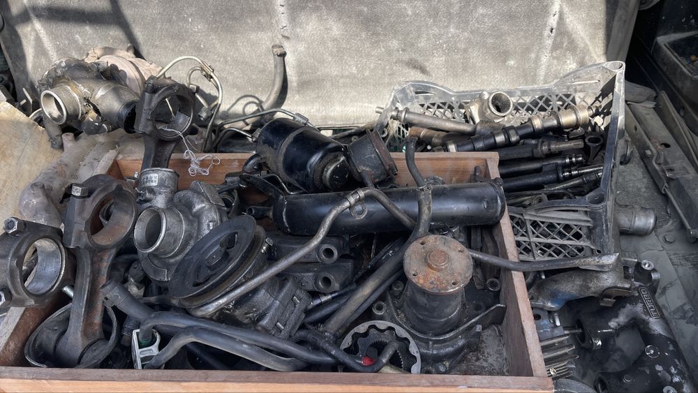 Двигатель Mitsubishi Delica квадрат 4D56