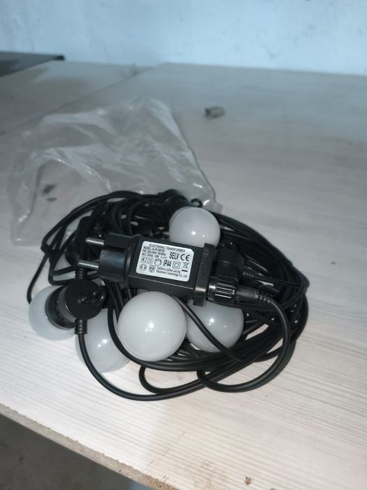 Гирлянды электрические.