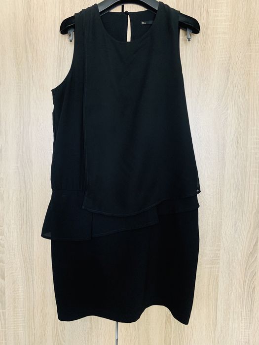 Стилна черна рокля Sfera, размер L