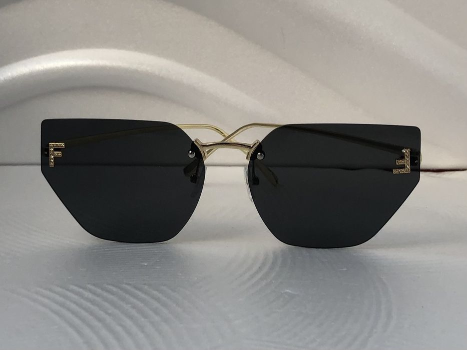 Модерни дамски слънчеви очила