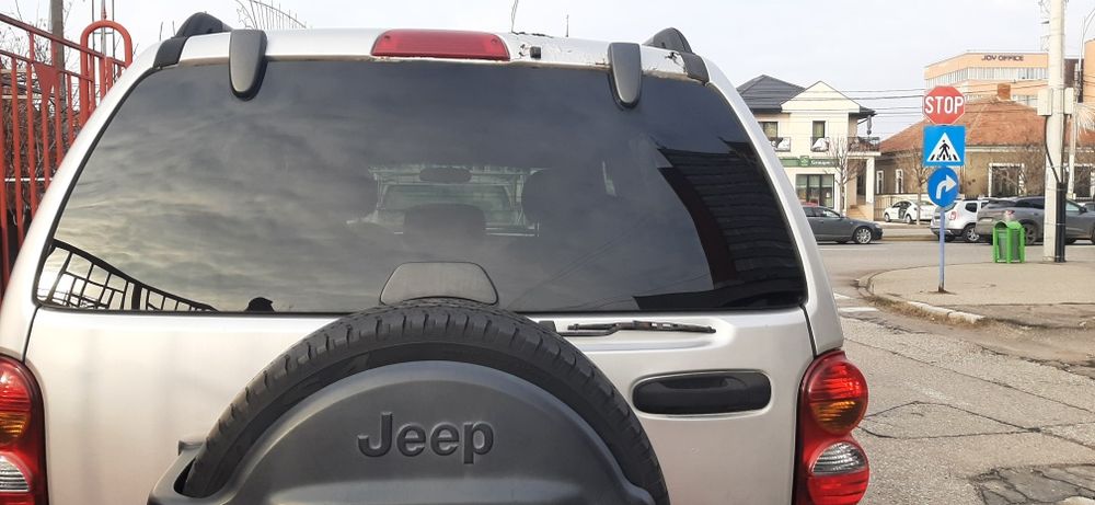 JEEP Cherokee 2004 — imagine 3