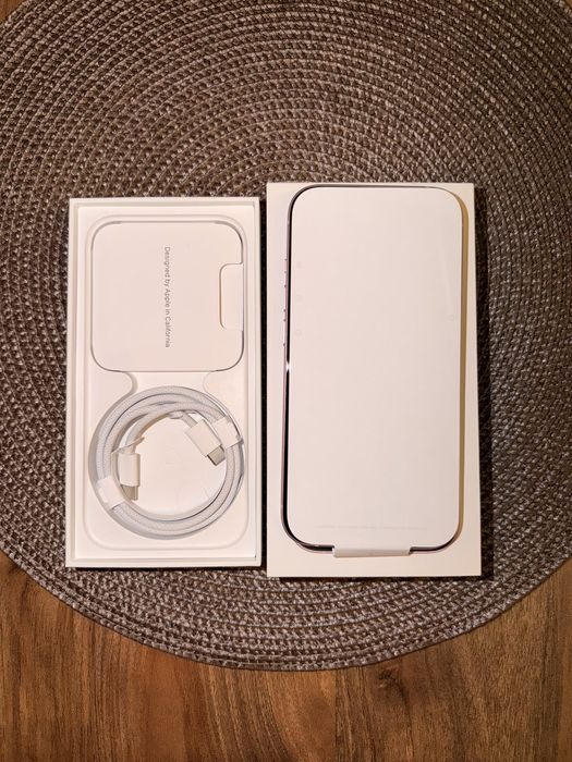 iPhone 15 pink ЧИСТО НОВ!