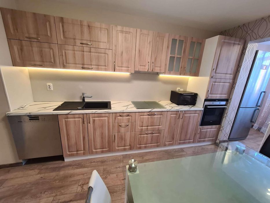 Дава се под наем Тристаен апартамент в София, Люлин 2 - 110 кв.м за 700 € - Снимка #3