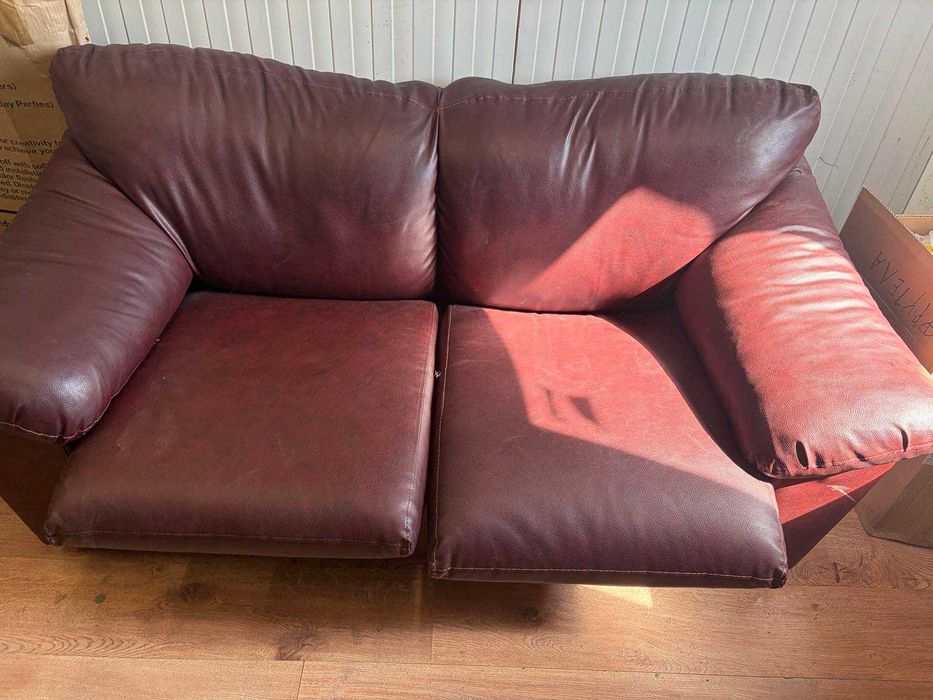 Диван кожен двойка