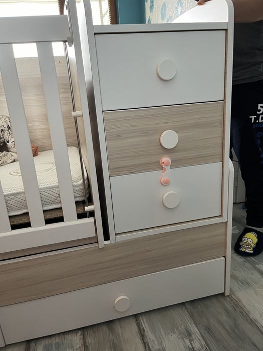 Бебешка трансформираща се кошара с матрак